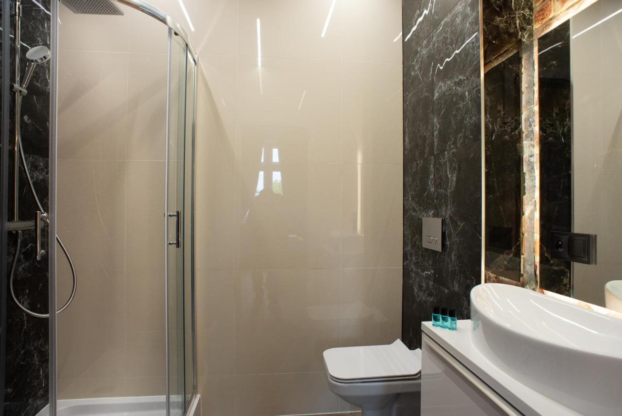 Apartament Antresola Fabryczna เจโลนากูรา ภายนอก รูปภาพ